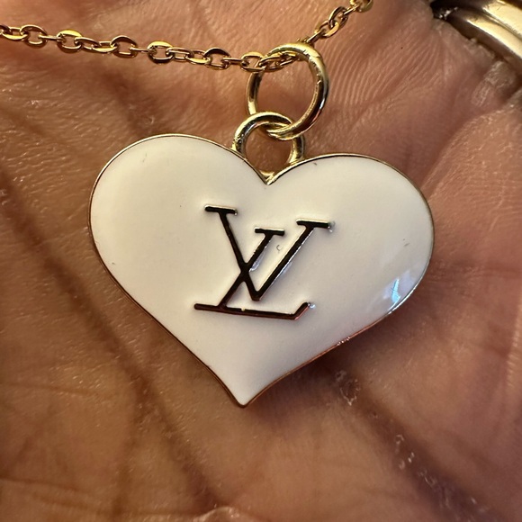 NEW LV White Enamel Heart Gold Plated Charm on Stainless Steel Chain - Picture 3 of 8